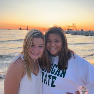 Meet your Posher, Mikayah